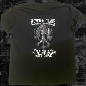 This is a funny shirt that will definitely catch the eye of any female u pass!!